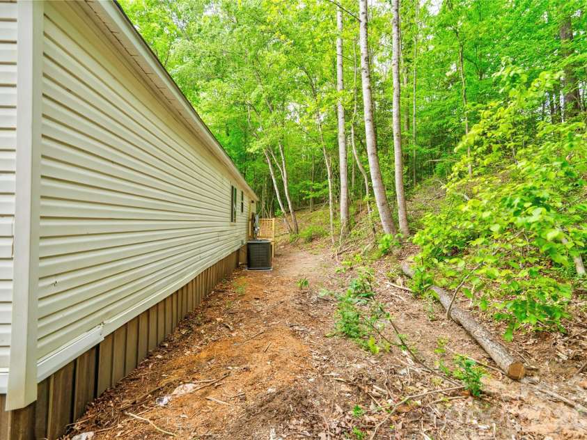 141 Knob Creek Drive, Lawndale, NC 28090.  MLS# CAR4377787, YatesRealty ID 25464. 