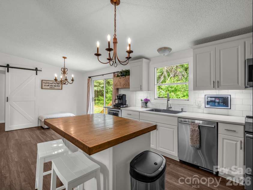 219 Jackson Loop Road, Flat Rock, NC 28731.  MLS# CAR4381567, YatesRealty ID 25465. 