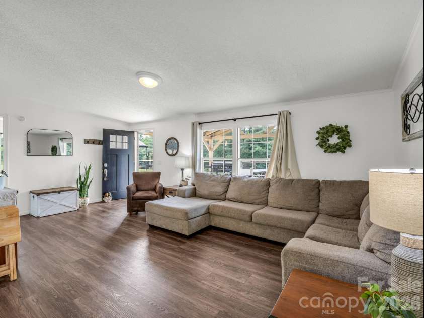 219 Jackson Loop Road, Flat Rock, NC 28731.  MLS# CAR4381567, YatesRealty ID 25465. 