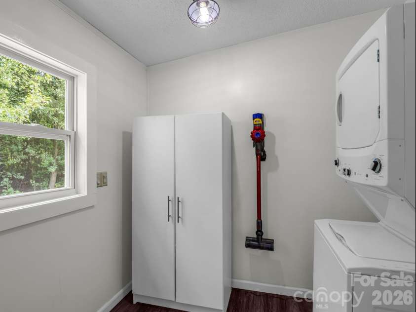 219 Jackson Loop Road, Flat Rock, NC 28731.  MLS# CAR4381567, YatesRealty ID 25465. 