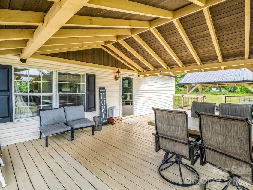 219 Jackson Loop Road, Flat Rock, NC 28731.  MLS# CAR4381567, YatesRealty ID 25465. 