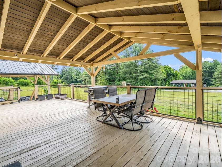 219 Jackson Loop Road, Flat Rock, NC 28731.  MLS# CAR4381567, YatesRealty ID 25465. 