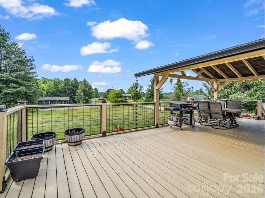 219 Jackson Loop Road, Flat Rock, NC 28731.  MLS# CAR4381567, YatesRealty ID 25465. 
