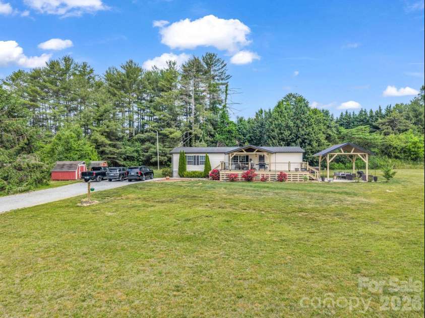 219 Jackson Loop Road, Flat Rock, NC 28731.  MLS# CAR4381567, YatesRealty ID 25465. 