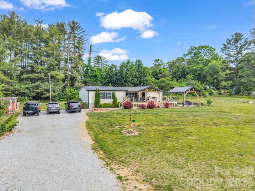 219 Jackson Loop Road, Flat Rock, NC 28731.  MLS# CAR4381567, YatesRealty ID 25465. 