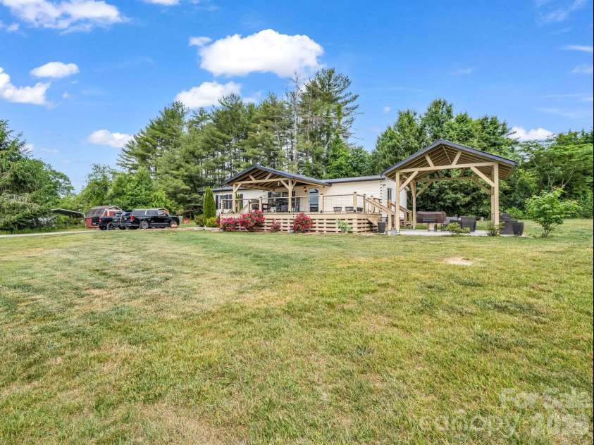 219 Jackson Loop Road, Flat Rock, NC 28731.  MLS# CAR4381567, YatesRealty ID 25465. 