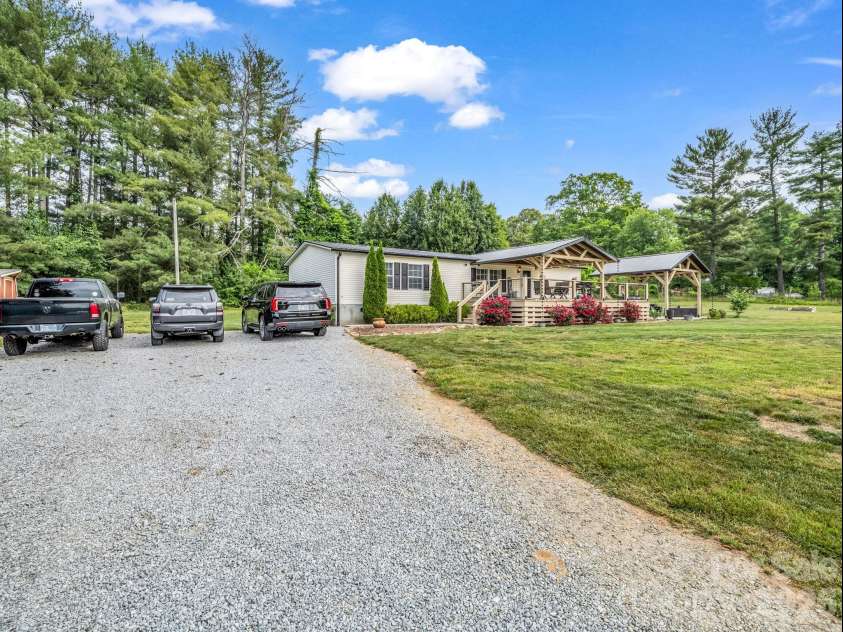 219 Jackson Loop Road, Flat Rock, NC 28731.  MLS# CAR4381567, YatesRealty ID 25465. 