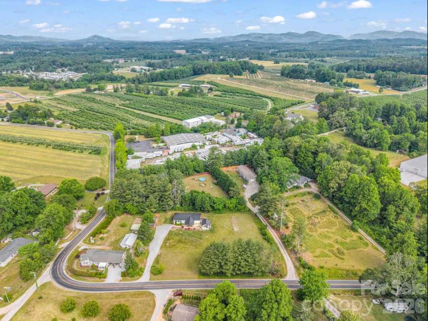 219 Jackson Loop Road, Flat Rock, NC 28731.  MLS# CAR4381567, YatesRealty ID 25465. 