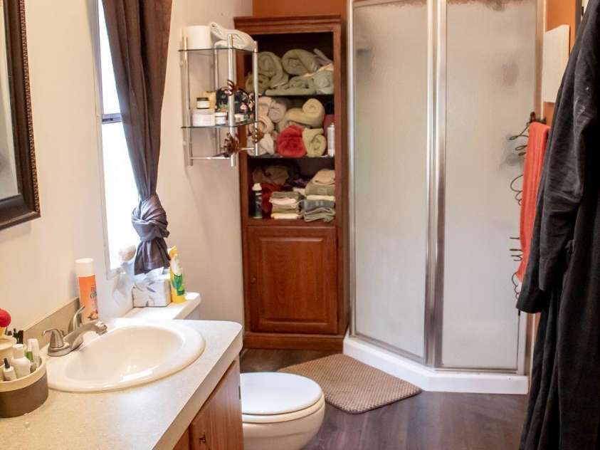 6213 Golden Oak Lane, Denver, NC 28037.  MLS# CAR4269024, YatesRealty ID 25466. 