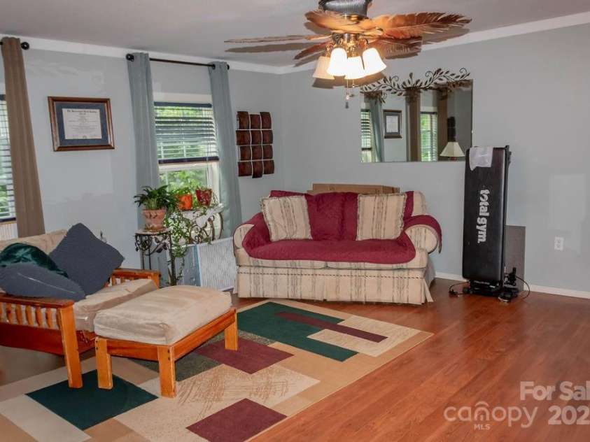 6213 Golden Oak Lane, Denver, NC 28037.  MLS# CAR4269024, YatesRealty ID 25466. 