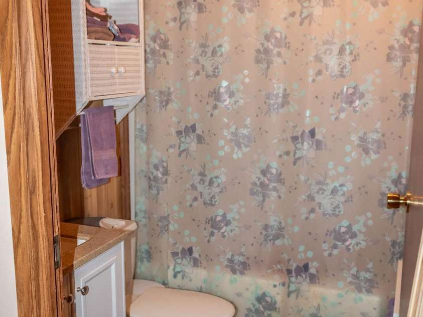 6213 Golden Oak Lane, Denver, NC 28037.  MLS# CAR4269024, YatesRealty ID 25466. 