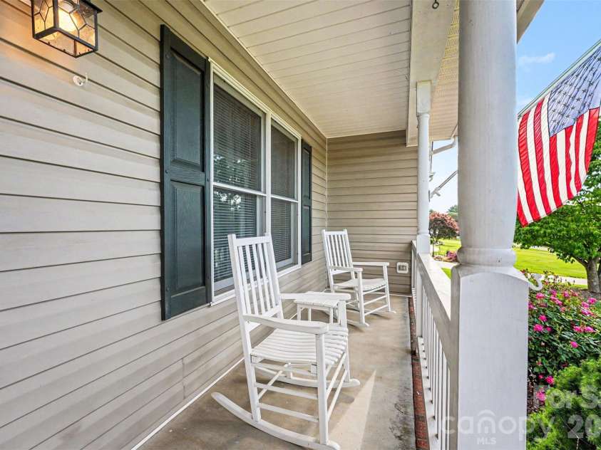 173 Alpine Circle, Statesville, NC 28625.  MLS# CAR4381826, YatesRealty ID 25468. 