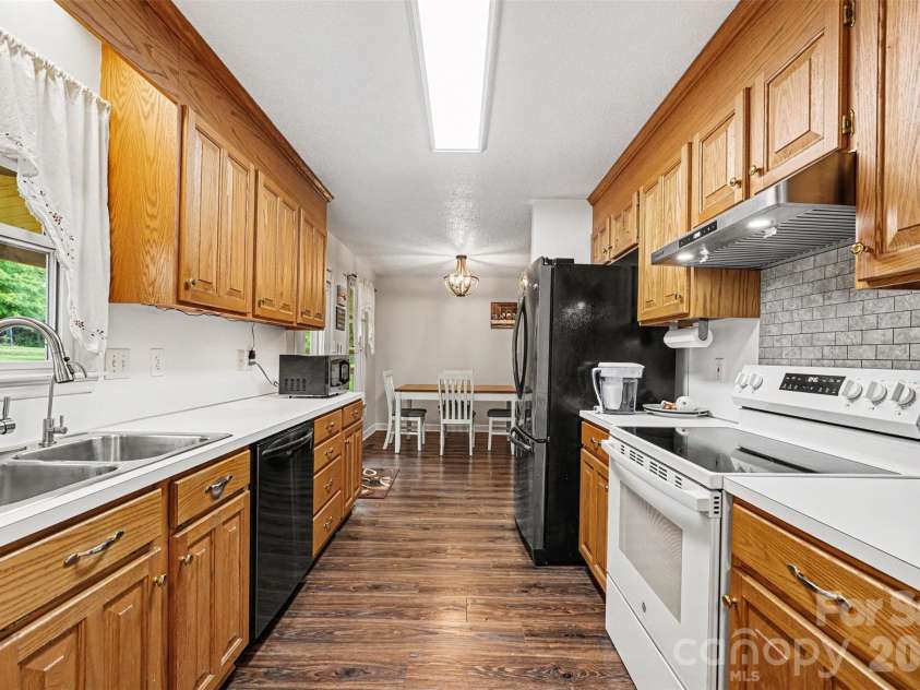173 Alpine Circle, Statesville, NC 28625.  MLS# CAR4381826, YatesRealty ID 25468. 