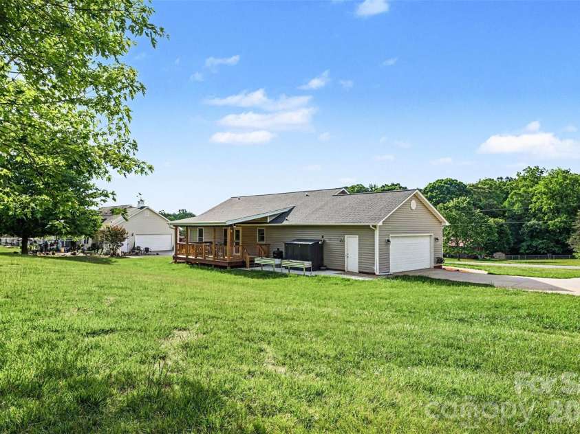 173 Alpine Circle, Statesville, NC 28625.  MLS# CAR4381826, YatesRealty ID 25468. 