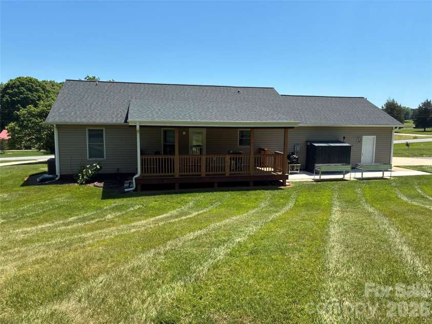 173 Alpine Circle, Statesville, NC 28625.  MLS# CAR4381826, YatesRealty ID 25468. 