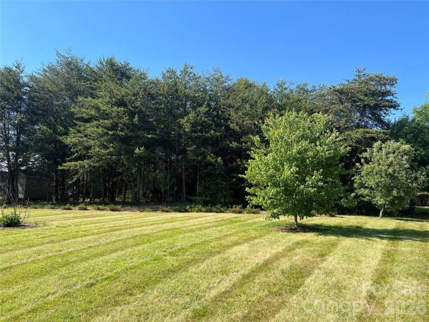 173 Alpine Circle, Statesville, NC 28625.  MLS# CAR4381826, YatesRealty ID 25468. 