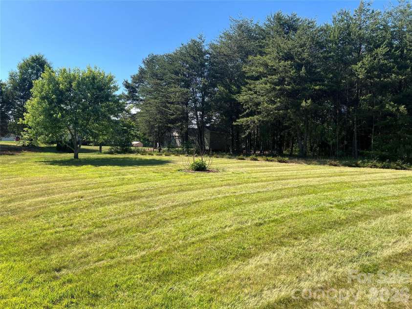173 Alpine Circle, Statesville, NC 28625.  MLS# CAR4381826, YatesRealty ID 25468. 