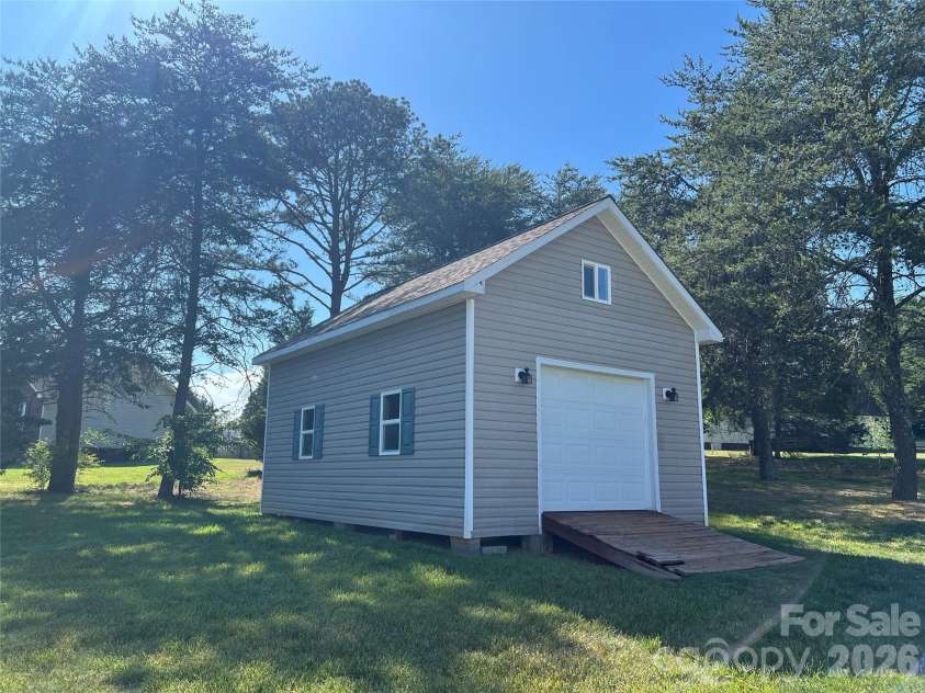 173 Alpine Circle, Statesville, NC 28625.  MLS# CAR4381826, YatesRealty ID 25468. 