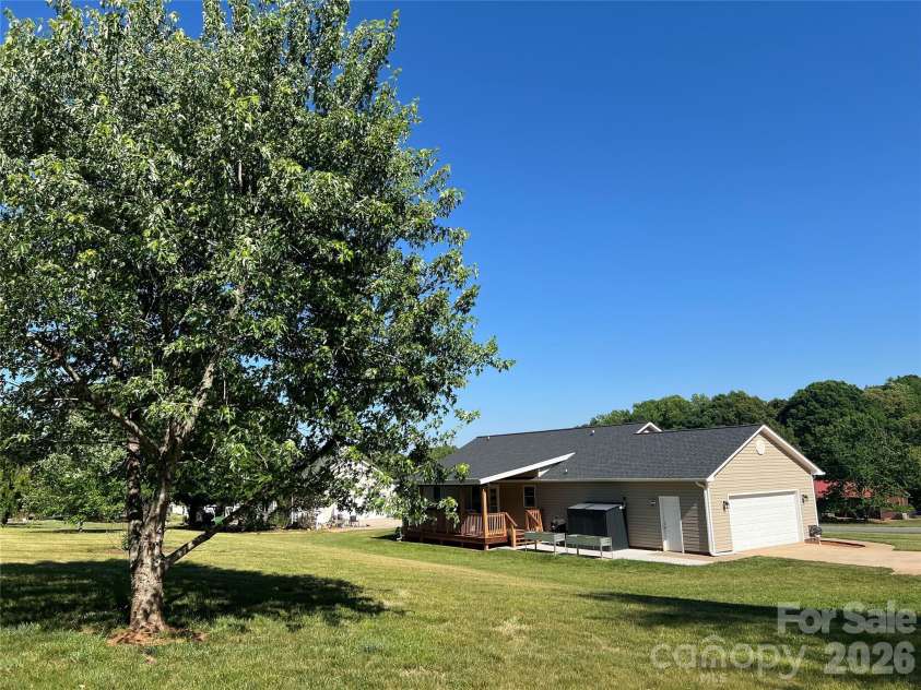173 Alpine Circle, Statesville, NC 28625.  MLS# CAR4381826, YatesRealty ID 25468. 