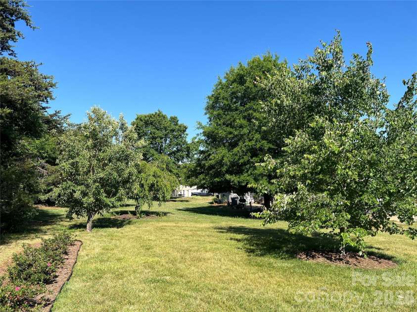 173 Alpine Circle, Statesville, NC 28625.  MLS# CAR4381826, YatesRealty ID 25468. 