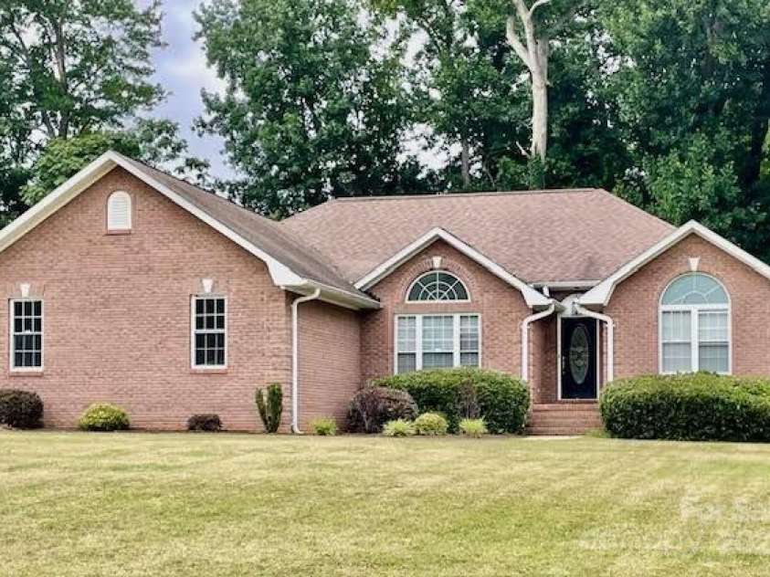 205 Hidden Spring Drive, Salisbury, NC 28147.  MLS# CAR4280315, YatesRealty ID 25468. 