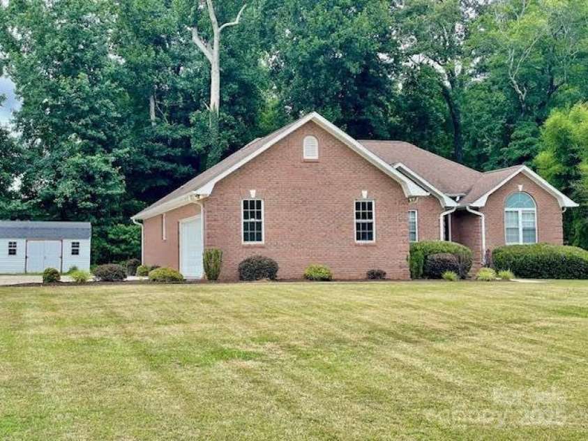 205 Hidden Spring Drive, Salisbury, NC 28147.  MLS# CAR4280315, YatesRealty ID 25468. 