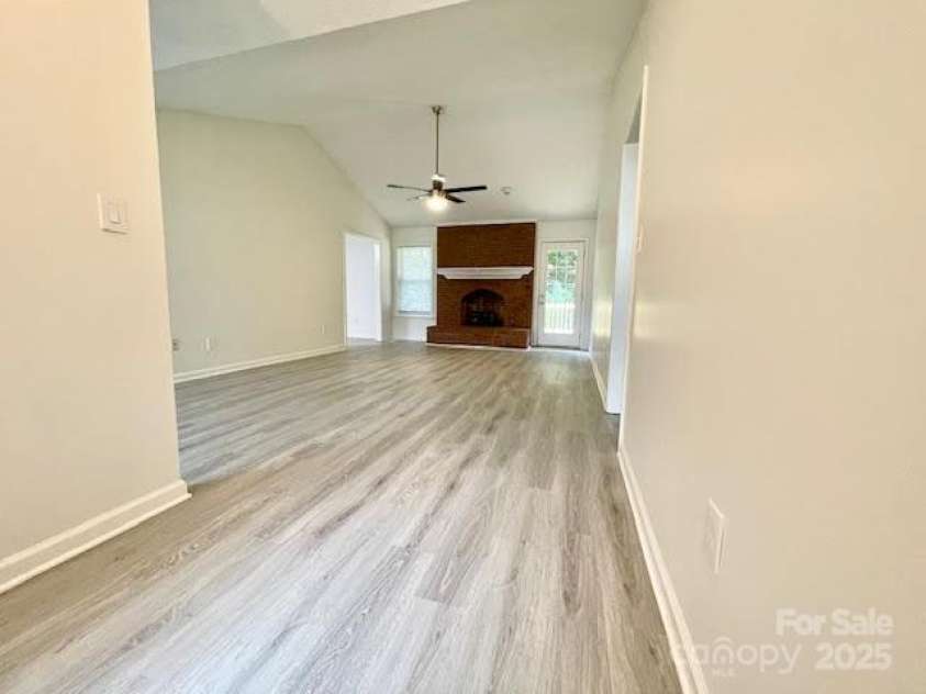 205 Hidden Spring Drive, Salisbury, NC 28147.  MLS# CAR4280315, YatesRealty ID 25468. Entry Way