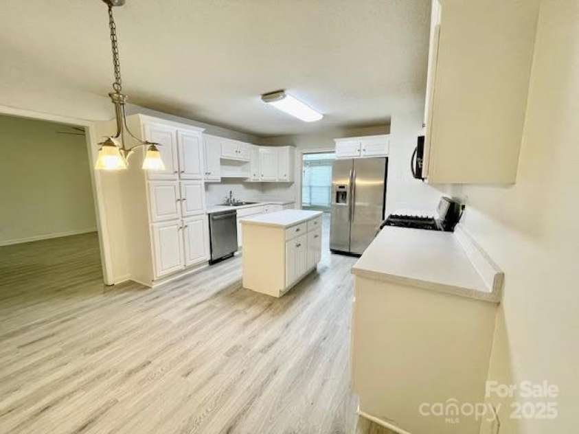 205 Hidden Spring Drive, Salisbury, NC 28147.  MLS# CAR4280315, YatesRealty ID 25468. Kitchen