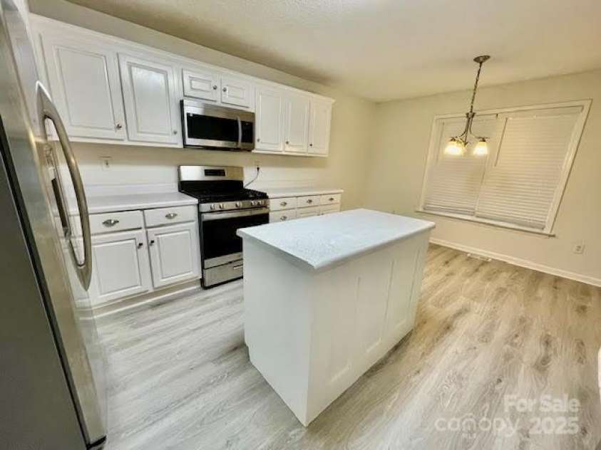 205 Hidden Spring Drive, Salisbury, NC 28147.  MLS# CAR4280315, YatesRealty ID 25468. Kitchen