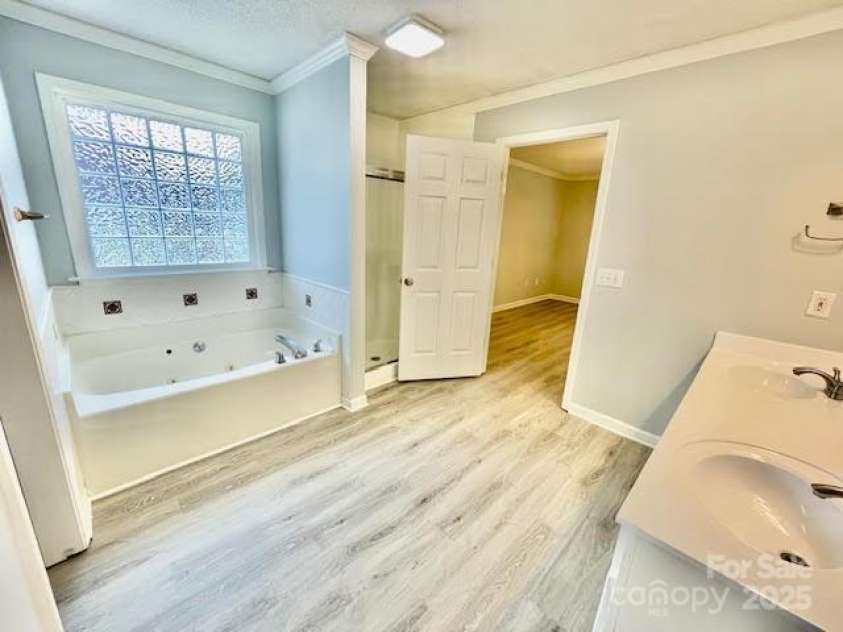 205 Hidden Spring Drive, Salisbury, NC 28147.  MLS# CAR4280315, YatesRealty ID 25468. Primary Bathroom