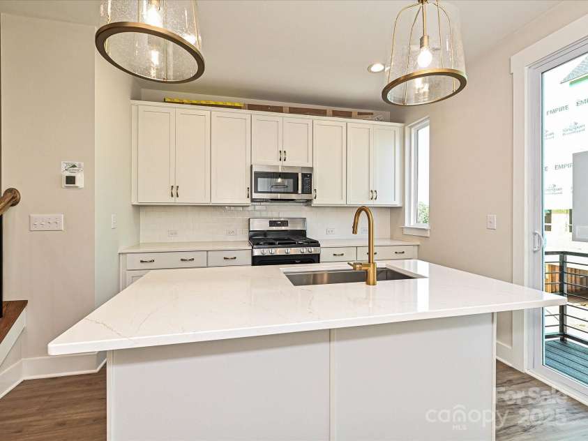 1316 Walter Taylor Way, Charlotte, NC 28206.  MLS# CAR4207720, YatesRealty ID 25469. Kitchen