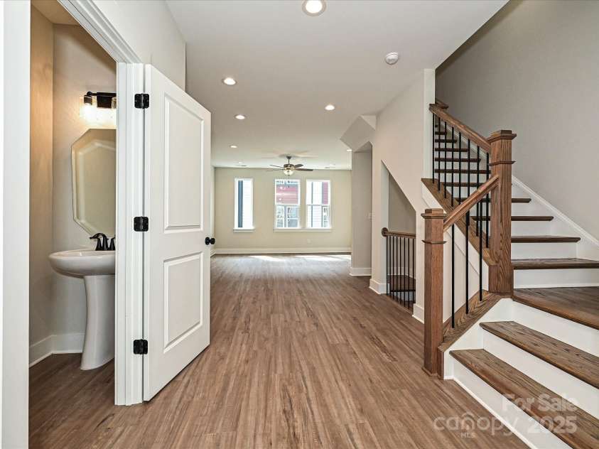 1316 Walter Taylor Way, Charlotte, NC 28206.  MLS# CAR4207720, YatesRealty ID 25469. Main Floor Powder Room