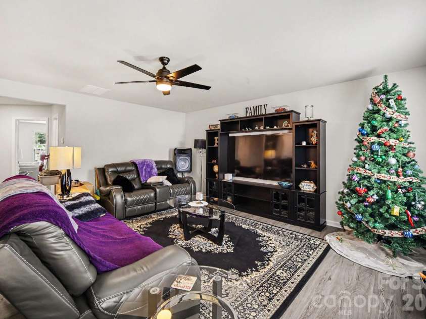 840 Carver Street, Shelby, NC 28152.  MLS# CAR4380384, YatesRealty ID 25469. 