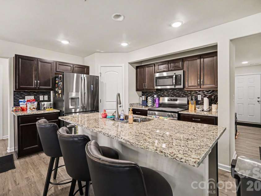 840 Carver Street, Shelby, NC 28152.  MLS# CAR4380384, YatesRealty ID 25469. 