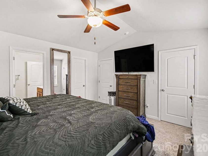 840 Carver Street, Shelby, NC 28152.  MLS# CAR4380384, YatesRealty ID 25469. 