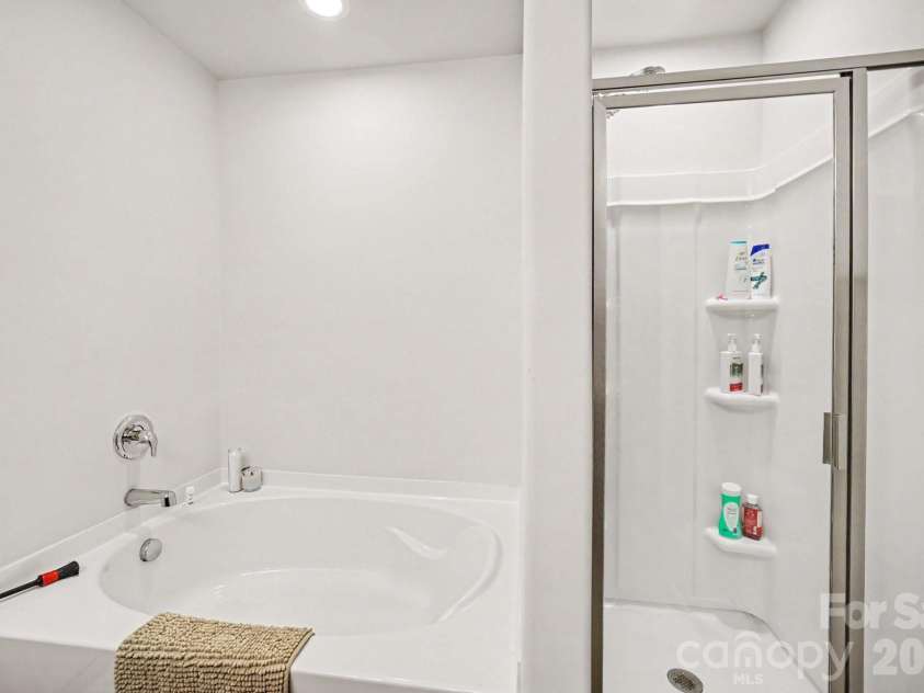 840 Carver Street, Shelby, NC 28152.  MLS# CAR4380384, YatesRealty ID 25469. 