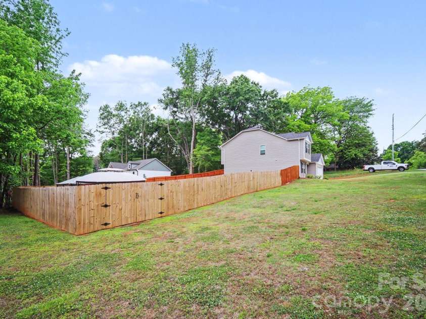 840 Carver Street, Shelby, NC 28152.  MLS# CAR4380384, YatesRealty ID 25469. 