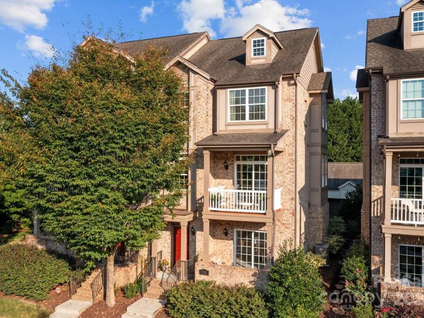 735 Amalfi Drive, Davidson, NC 28036.  MLS# CAR4237880, YatesRealty ID 2547. 