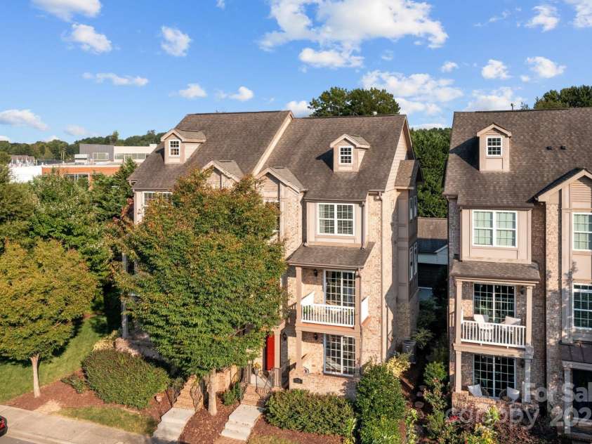 735 Amalfi Drive, Davidson, NC 28036.  MLS# CAR4237880, YatesRealty ID 2547. 