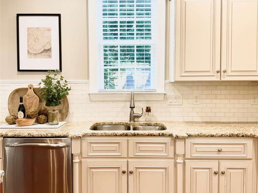 735 Amalfi Drive, Davidson, NC 28036.  MLS# CAR4237880, YatesRealty ID 2547. 