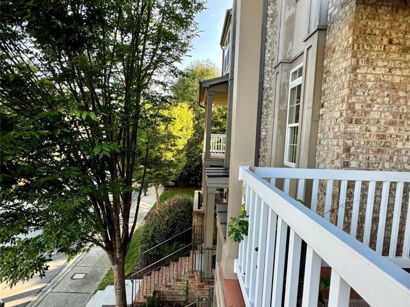 735 Amalfi Drive, Davidson, NC 28036.  MLS# CAR4237880, YatesRealty ID 2547. 