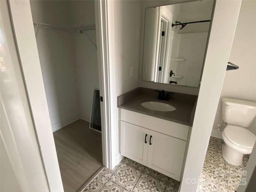 1308 Walter Taylor Way, Charlotte, NC 28206.  MLS# CAR4207800, YatesRealty ID 25470. 1st Floor Bath 3
