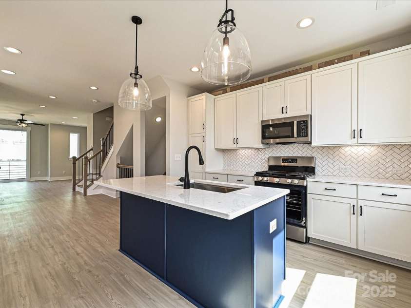 1308 Walter Taylor Way, Charlotte, NC 28206.  MLS# CAR4207800, YatesRealty ID 25470. Kitchen/Dining/Living