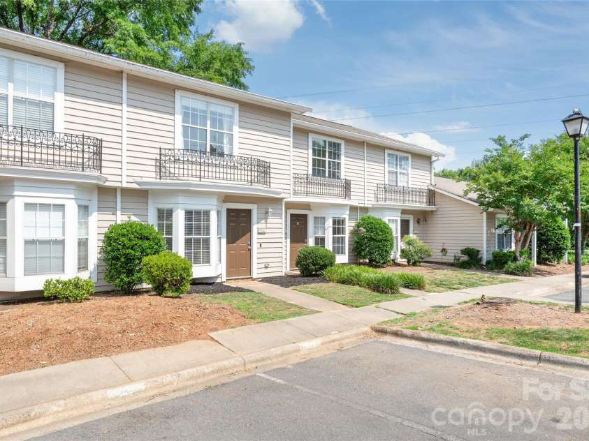 204 Heritage Parkway, Fort Mill, SC 29715.  MLS# CAR4385025, YatesRealty ID 25470. 