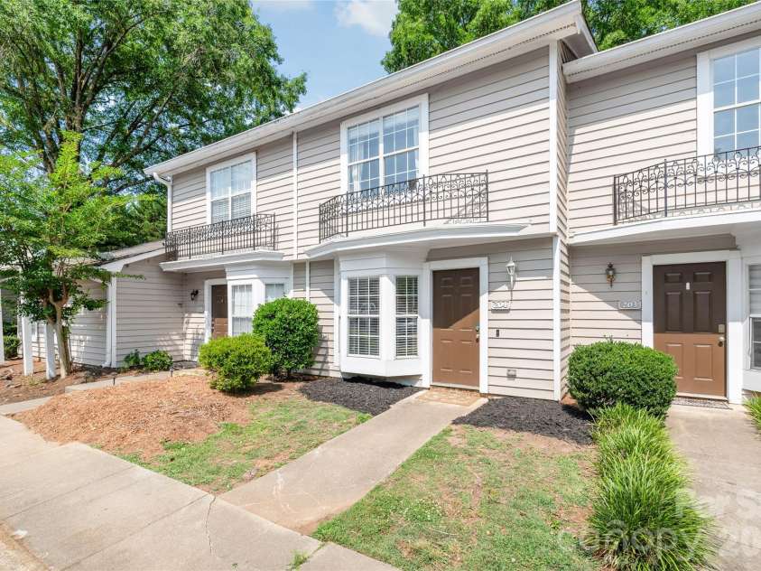 204 Heritage Parkway, Fort Mill, SC 29715.  MLS# CAR4385025, YatesRealty ID 25470. 