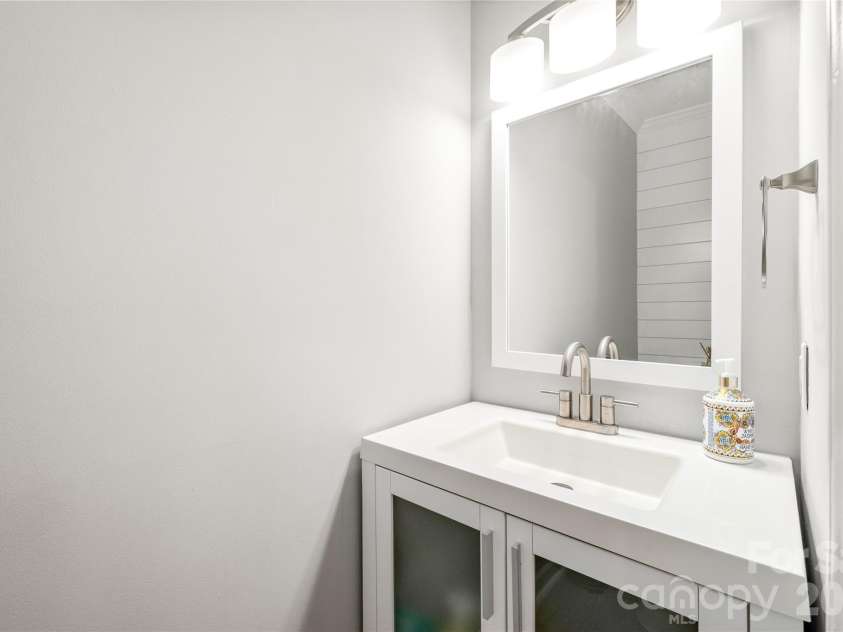 204 Heritage Parkway, Fort Mill, SC 29715.  MLS# CAR4385025, YatesRealty ID 25470. 