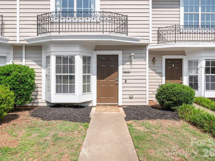 204 Heritage Parkway, Fort Mill, SC 29715.  MLS# CAR4385025, YatesRealty ID 25470. 