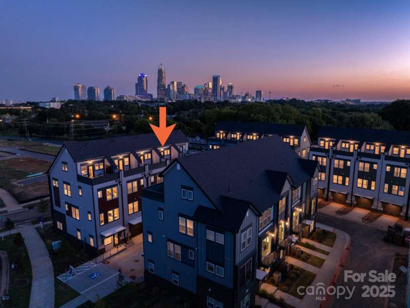 1611 Polk Street, Charlotte, NC 28206.  MLS# CAR4207832, YatesRealty ID 25471. 