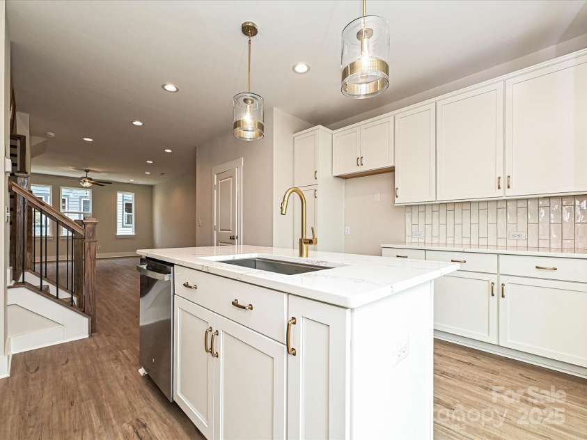 1611 Polk Street, Charlotte, NC 28206.  MLS# CAR4207832, YatesRealty ID 25471. Kitchen/Dining/Living