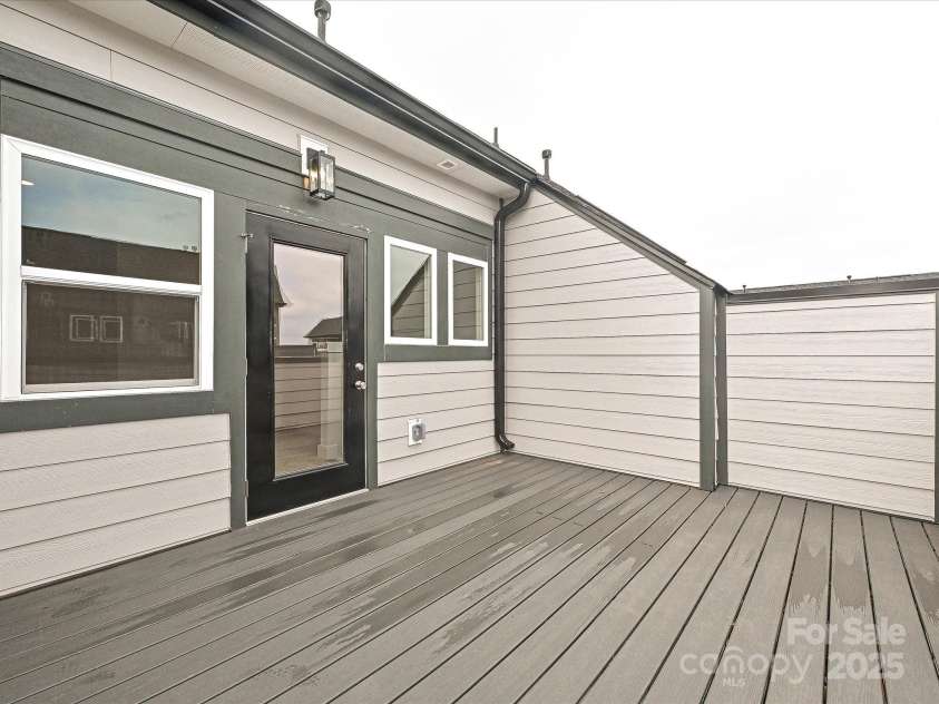 1611 Polk Street, Charlotte, NC 28206.  MLS# CAR4207832, YatesRealty ID 25471. Rooftop Terrace